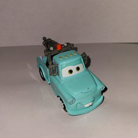 Disney/Pixar Cars 2 Mattel Tow Mater Supercharged Blue Die-cast - Picture 1 of 6